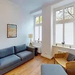 Myhappyplace Two In The Middle Of Berlijn