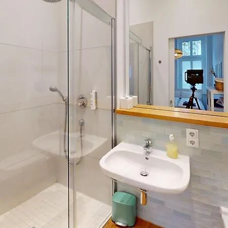 Myhappyplace Two In The Middle Of * 베를린